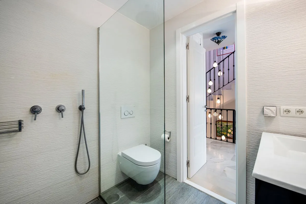 eeda8969-8ba1-4086-b7a9-3445422b3795