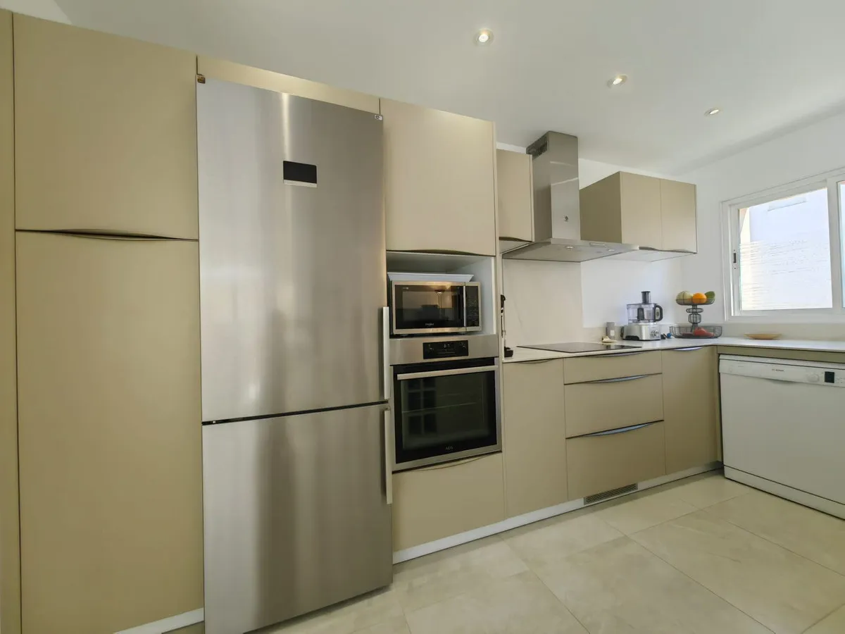 1f08507e-957e-4882-b0f3-5a1f7948309f