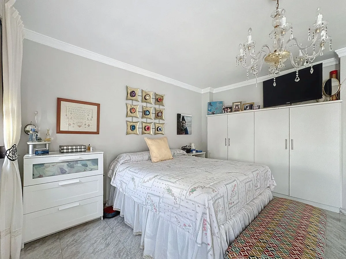 040b7dbc-1015-49ed-a974-f39c99e2601e