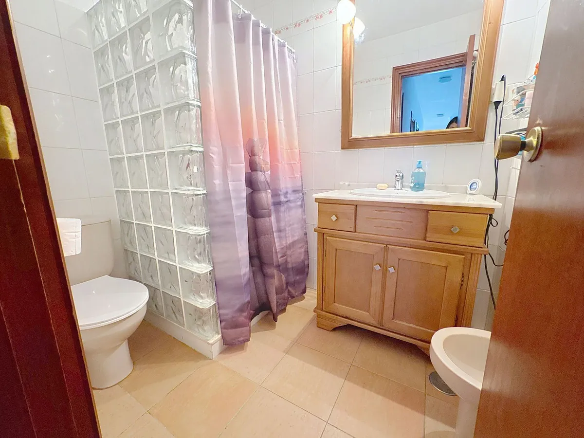 b8e48ad9-30e3-4f10-a50c-fcf357e6214b