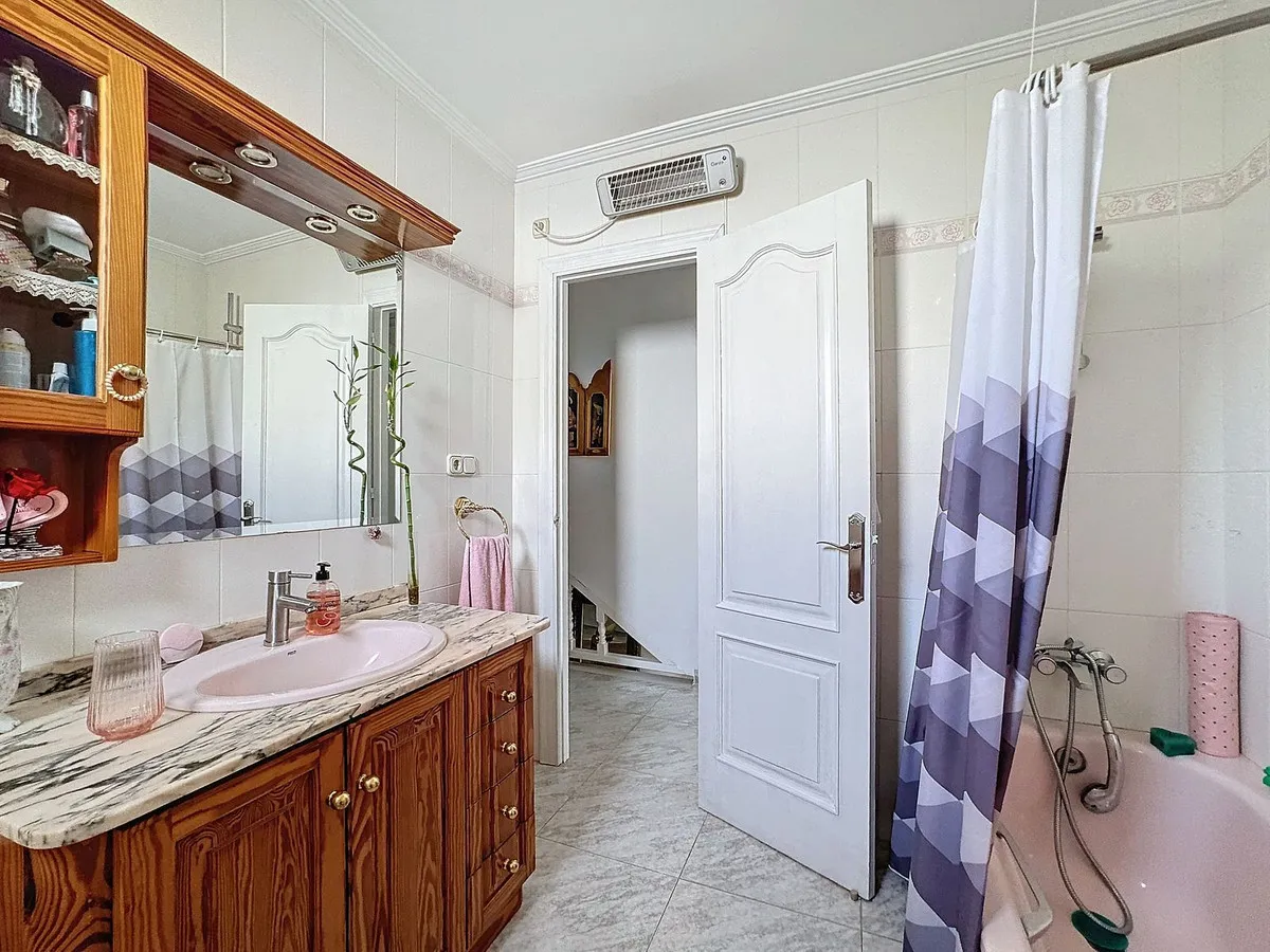 e6b9923c-0349-4df4-8e8e-626d7c839ad8