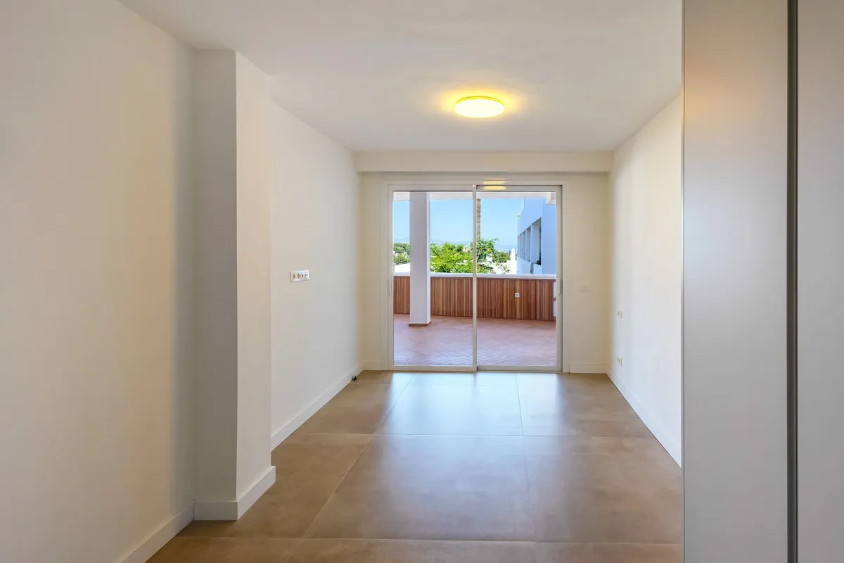 81f3b94b-06f3-4f34-9d1b-768a1b8fc819