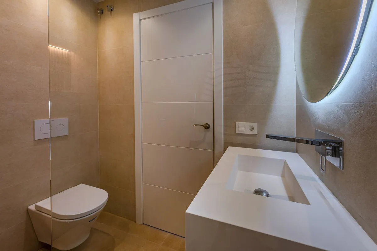 f2a618ca-ac7e-487e-b254-5ac39c9540d5