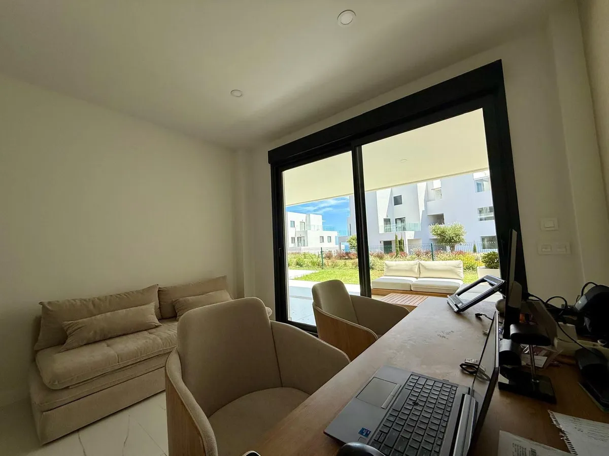 307d2af2-924b-41b1-9913-3ffce95f8f9a