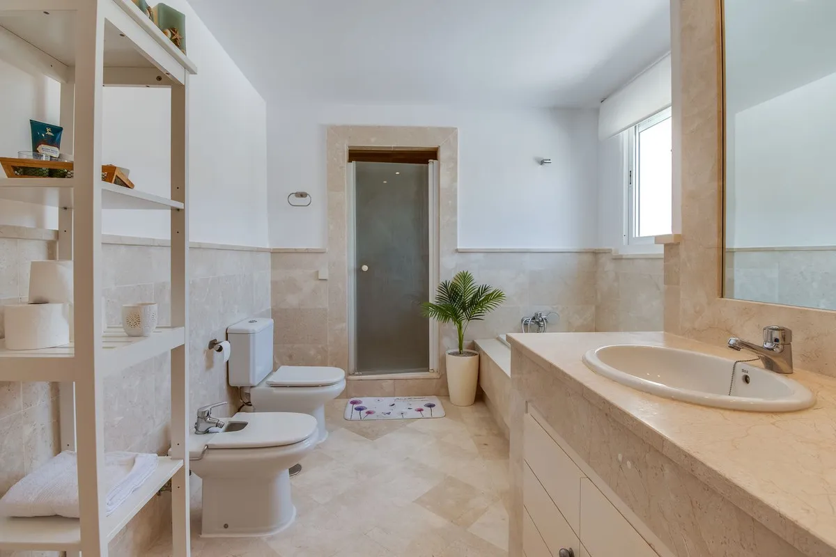 caba7c66-414d-4f28-b9ce-fe51da7801aa