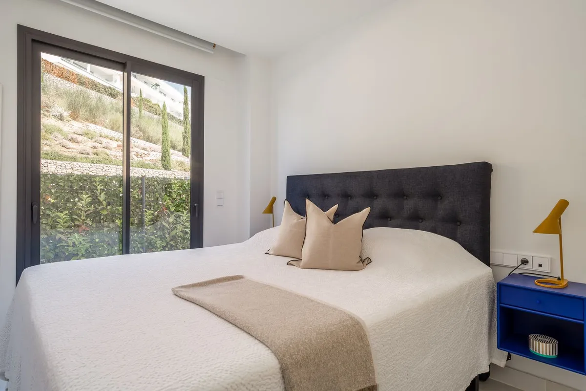 263b895e-273a-4f6d-bc7f-3afcec23936c