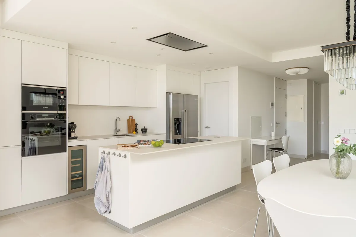 28456d33-d62c-4f9c-8cd1-8f63e7bf497c