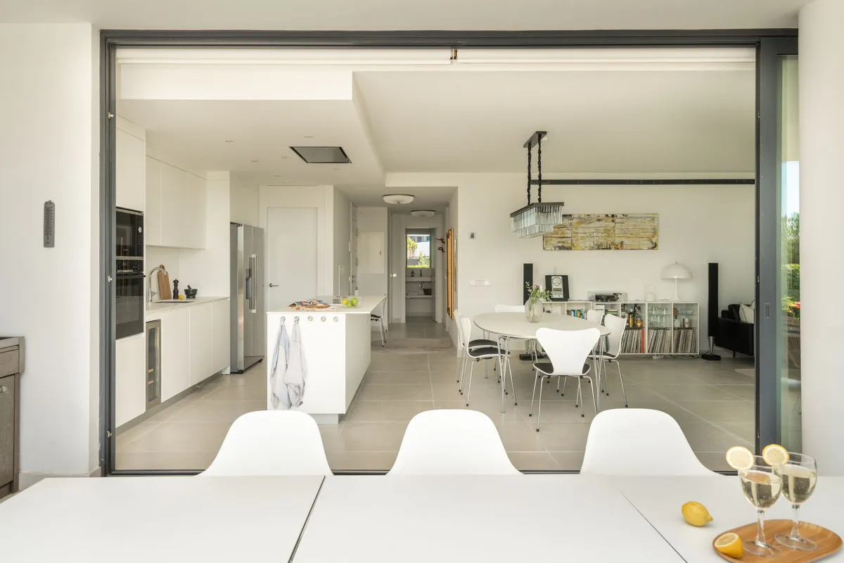 8dee0609-29ba-4ead-94f1-85025fbc4231