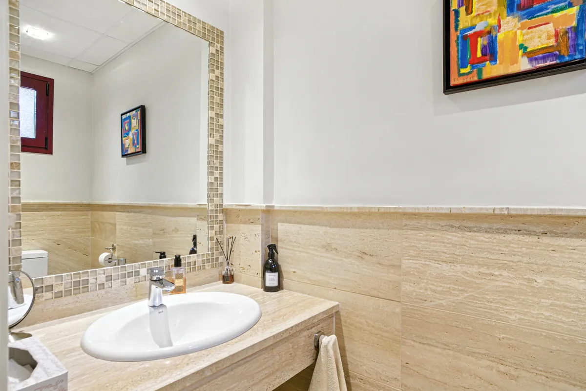 2f937b48-ba4d-4a5e-bc95-9b0e4e400234