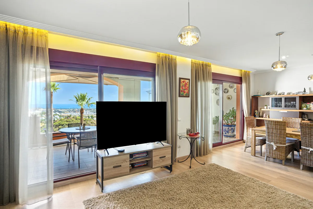 4994db0d-7b50-483e-afa3-e963f0dc2f2a