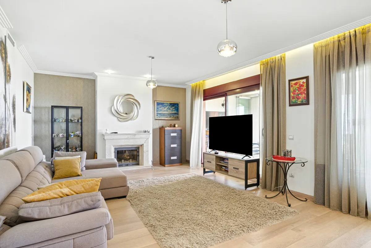 f9095f8d-7b18-45b9-a5c7-d9a754ae9a36