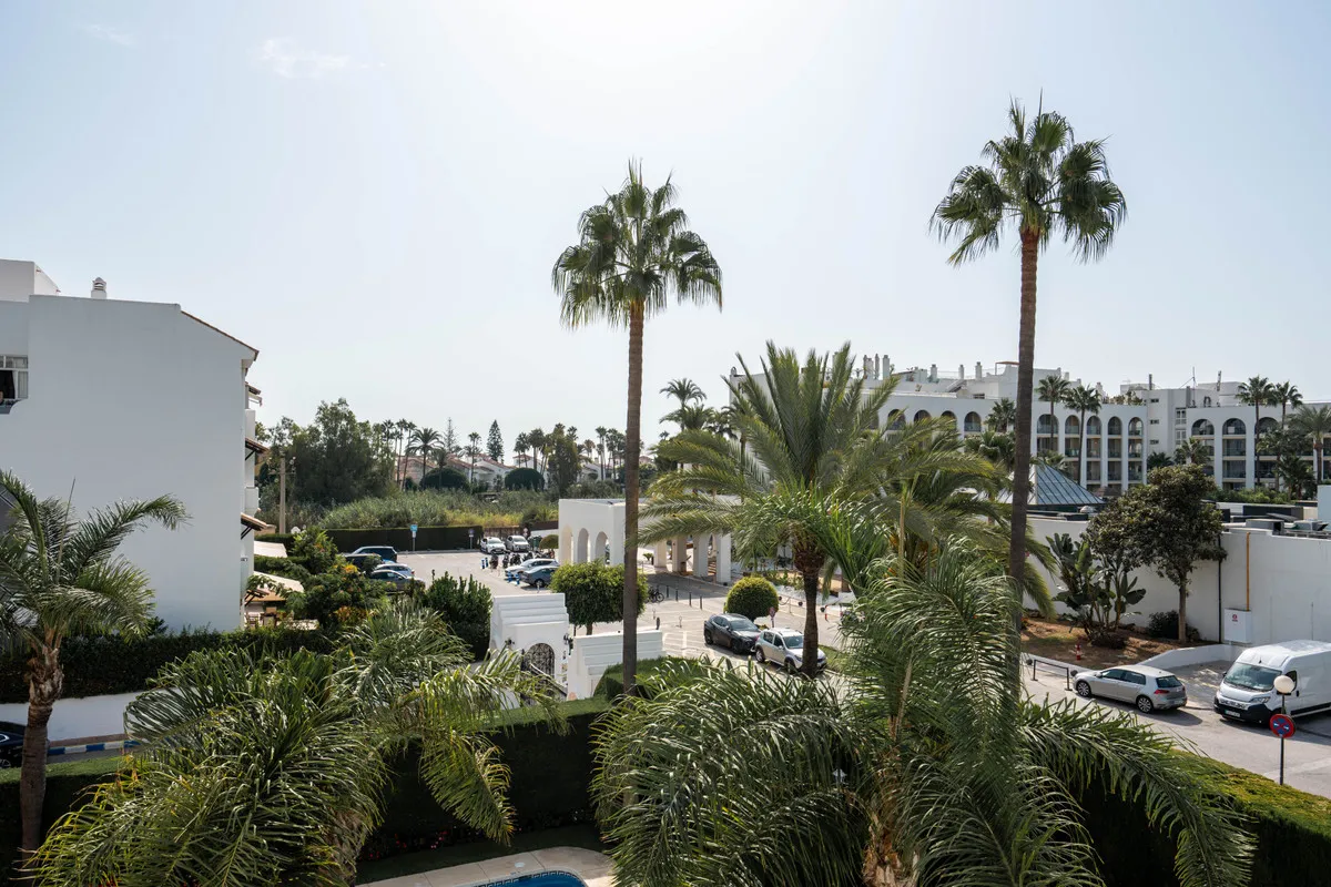 aae1c73d-7a74-453f-b97b-6b96e3eaf356