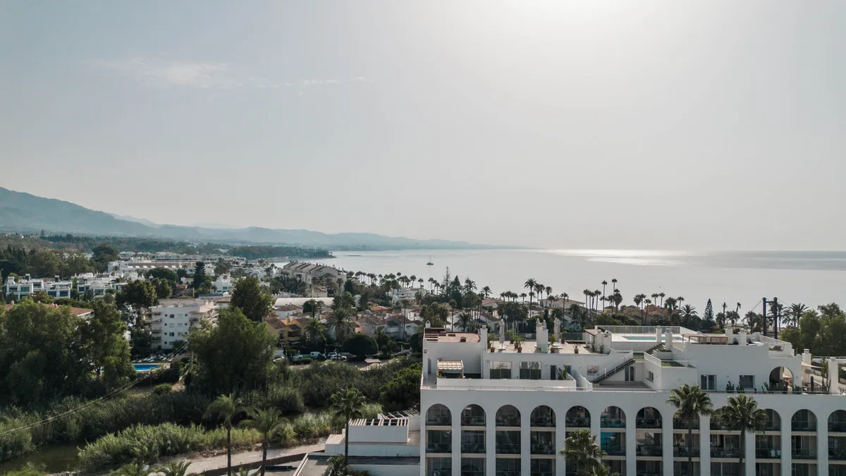 aff9470a-b00e-479a-8d2f-4e62a4f8fede