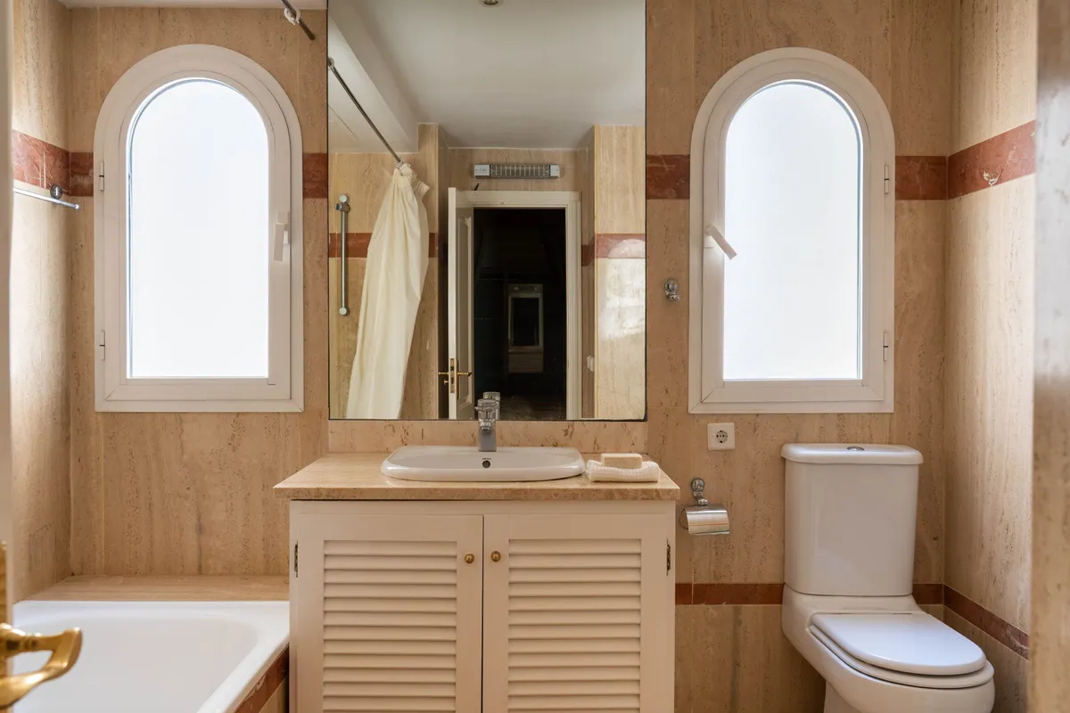 b105b8b0-5f9a-4418-aa51-8754dbb48353