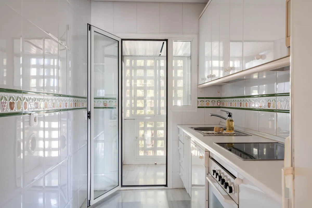 f0844606-9b92-4573-a3ad-8740b03c5db9