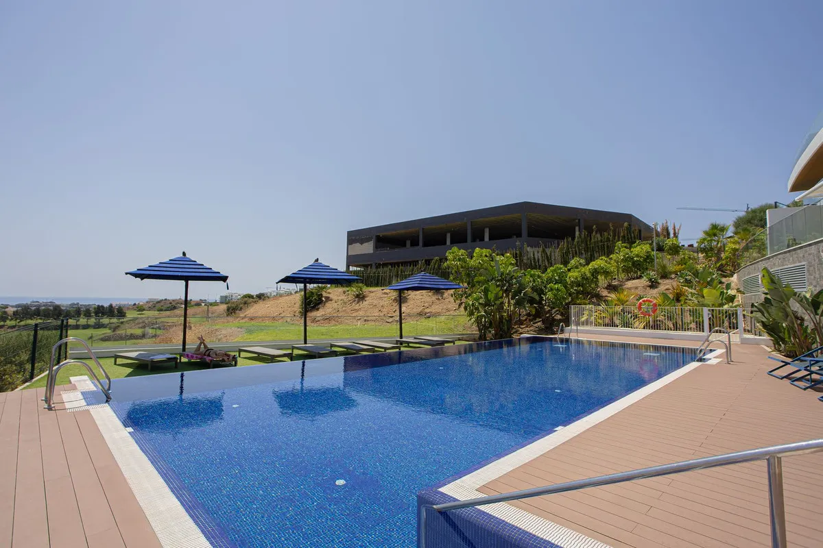 b253f650-f75e-4868-ac37-6aa666b5f9ea