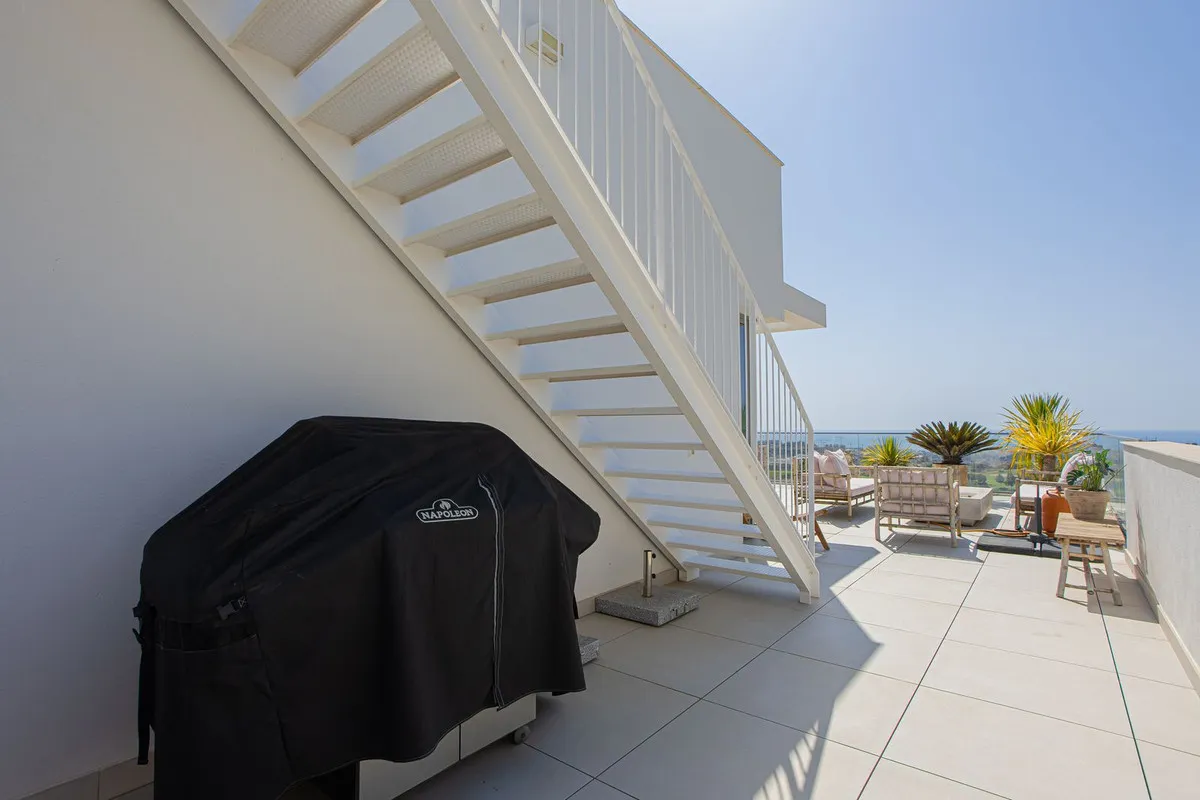 d6a40eb4-cd5f-4eba-940a-0a5d6863a69e