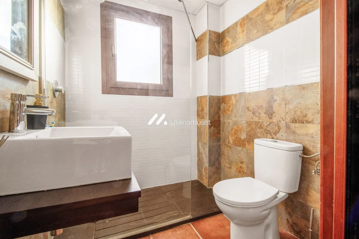 215bf7a3-7325-4458-8058-5c1170ec0f97