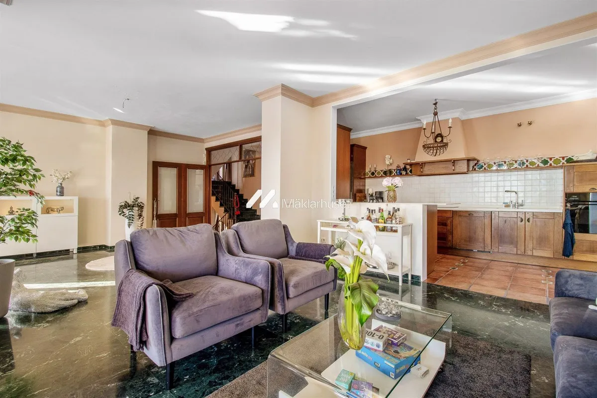 2c41dda4-d1b4-4114-b470-524fd35372a5