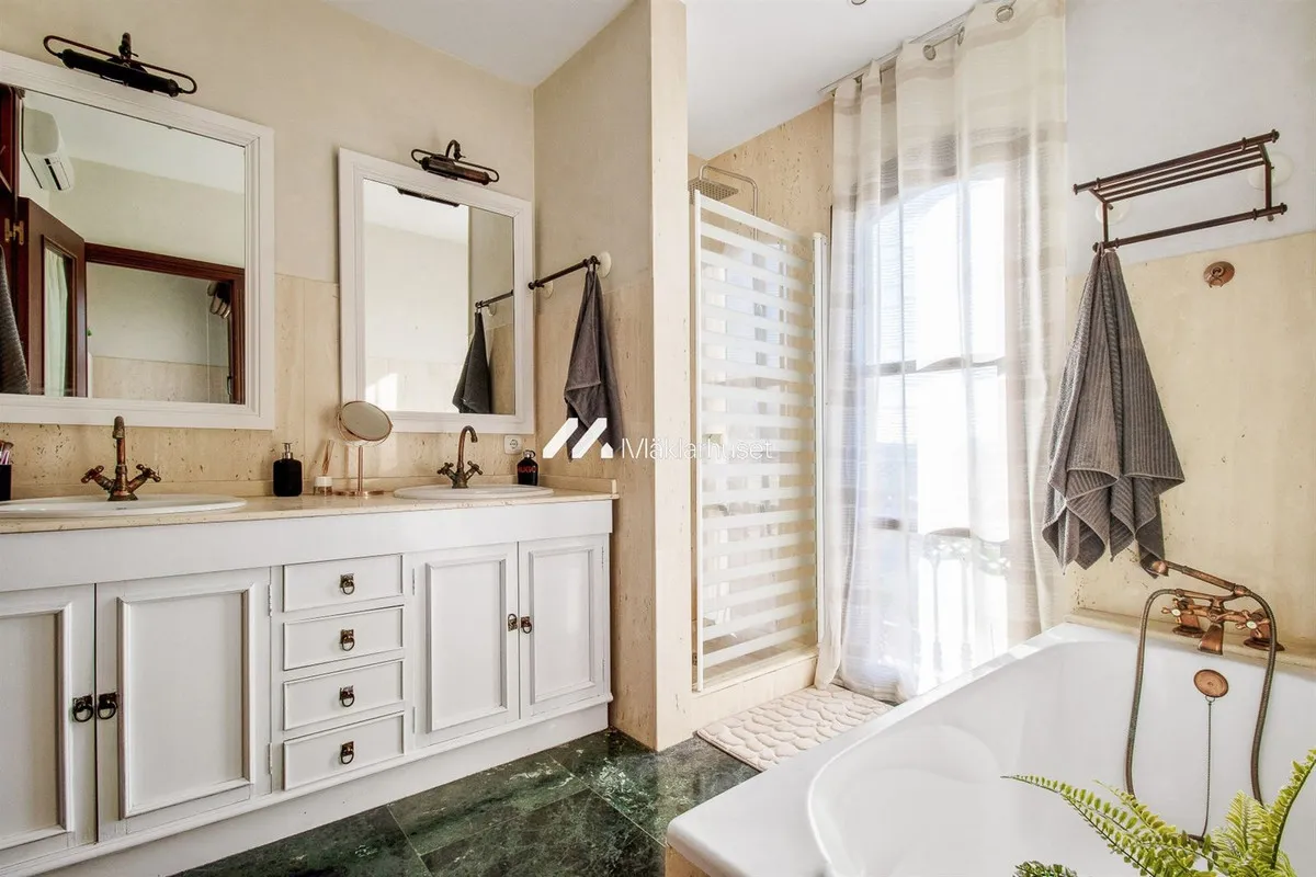 3c5abc93-dded-4079-ac7e-07a95a948ab1