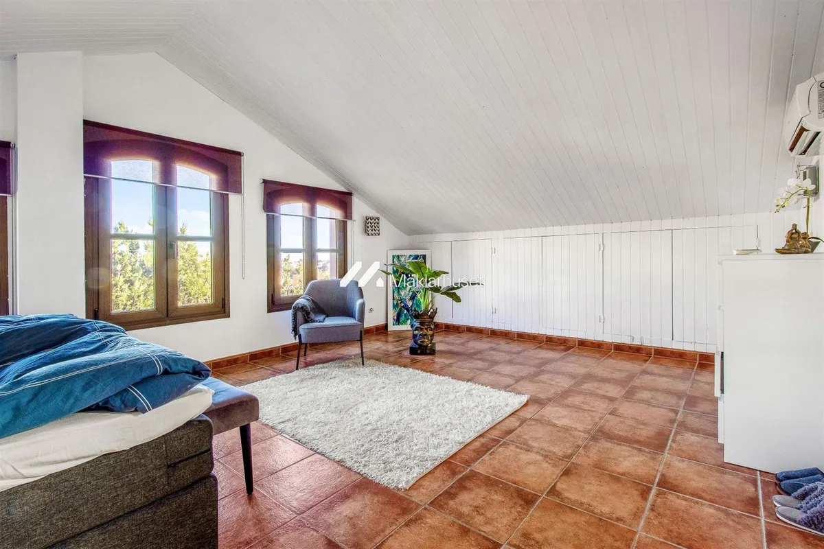 58d86a35-349f-4ac4-9dfb-8d564c007c82