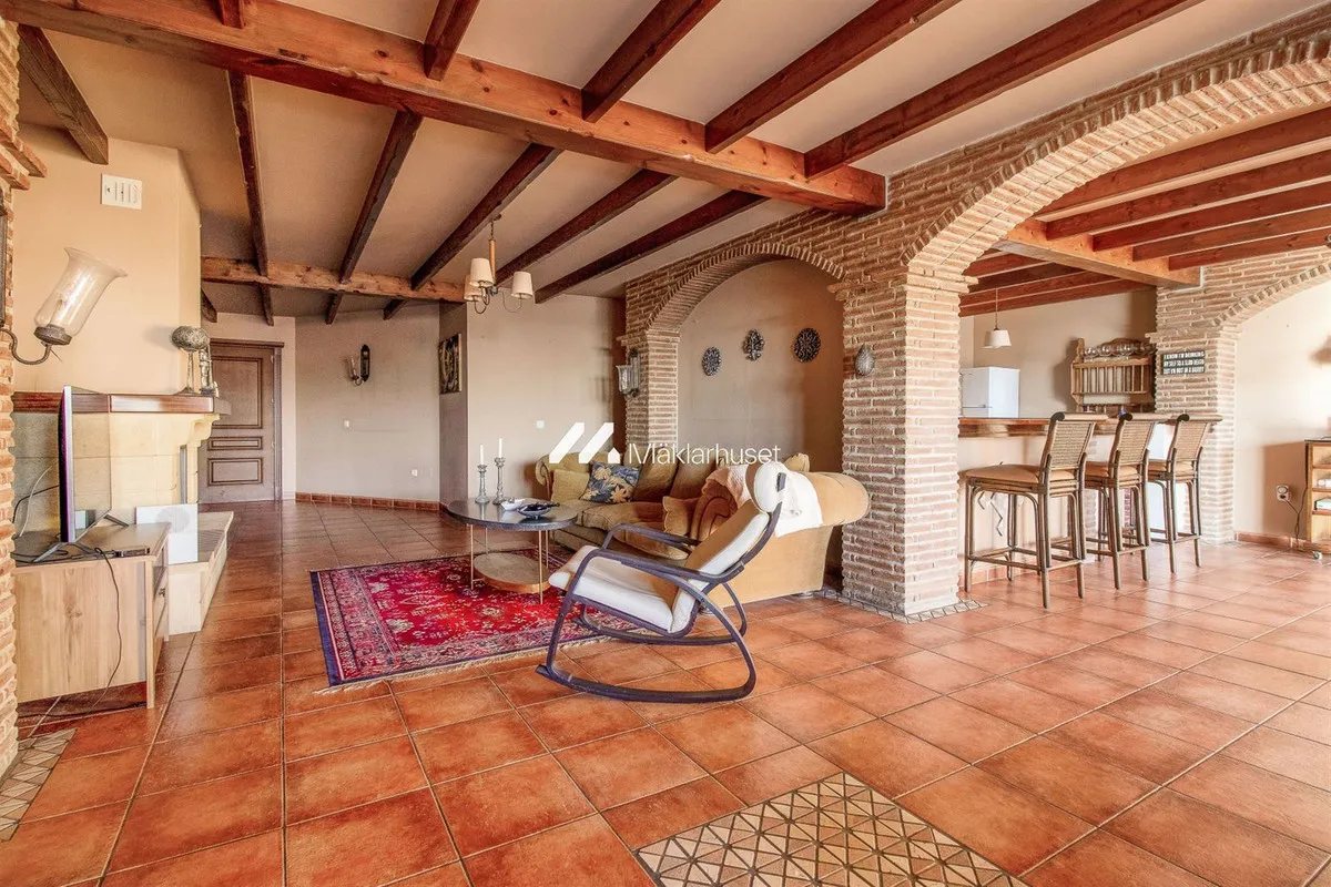 aac07b05-c2ae-4e7d-8aff-4f3f02e91493