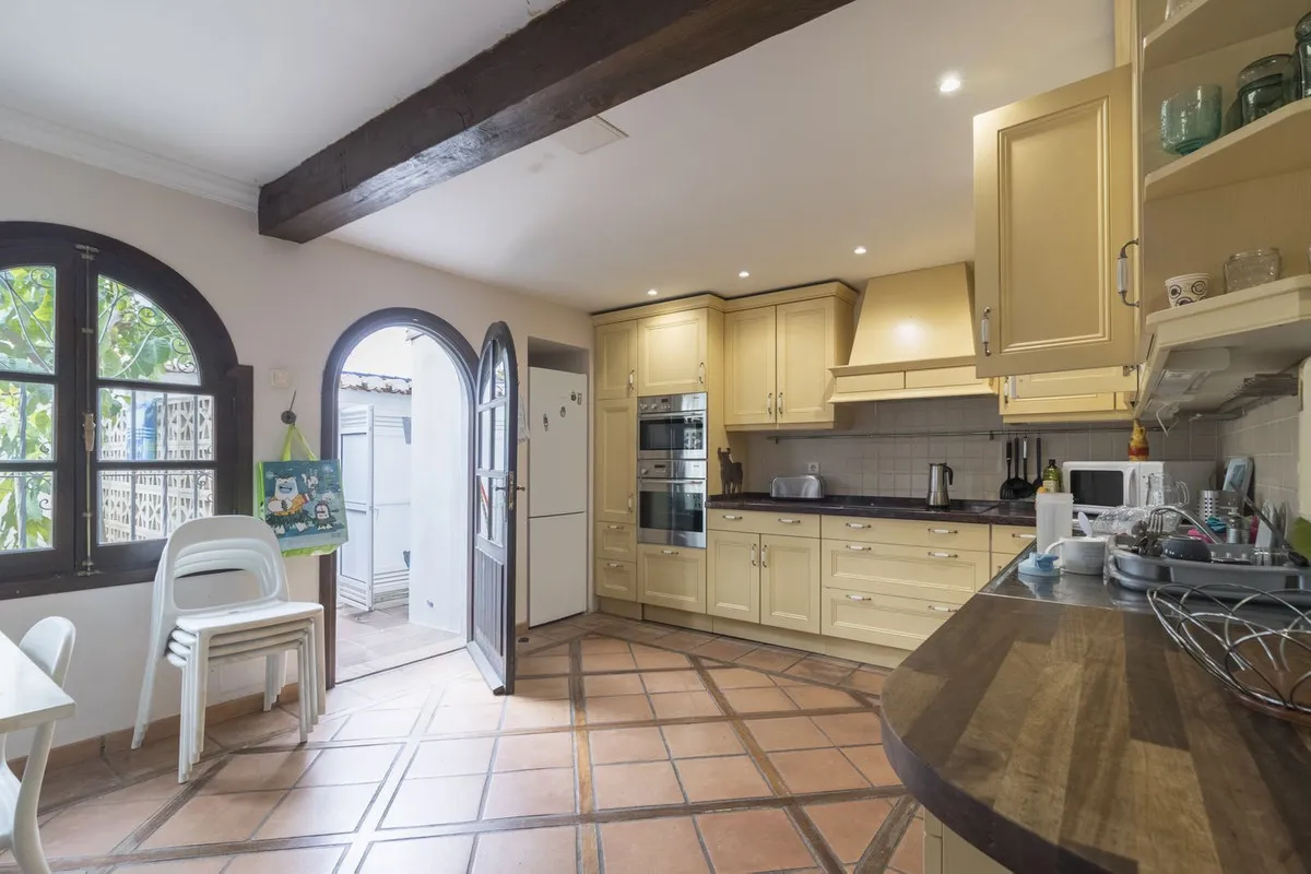 8c59638a-0512-40fa-b1c6-5682ff54c861