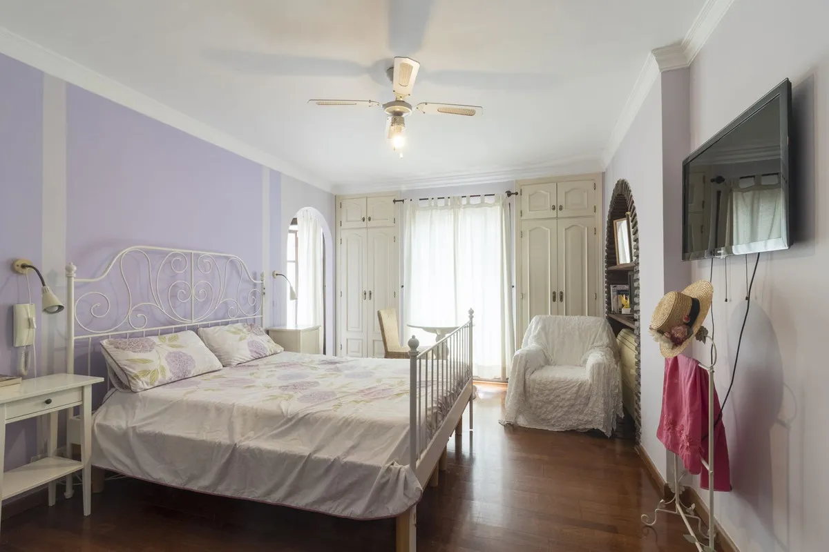 b5a844f0-0d47-490a-aa79-7bb6ba9c4f3b