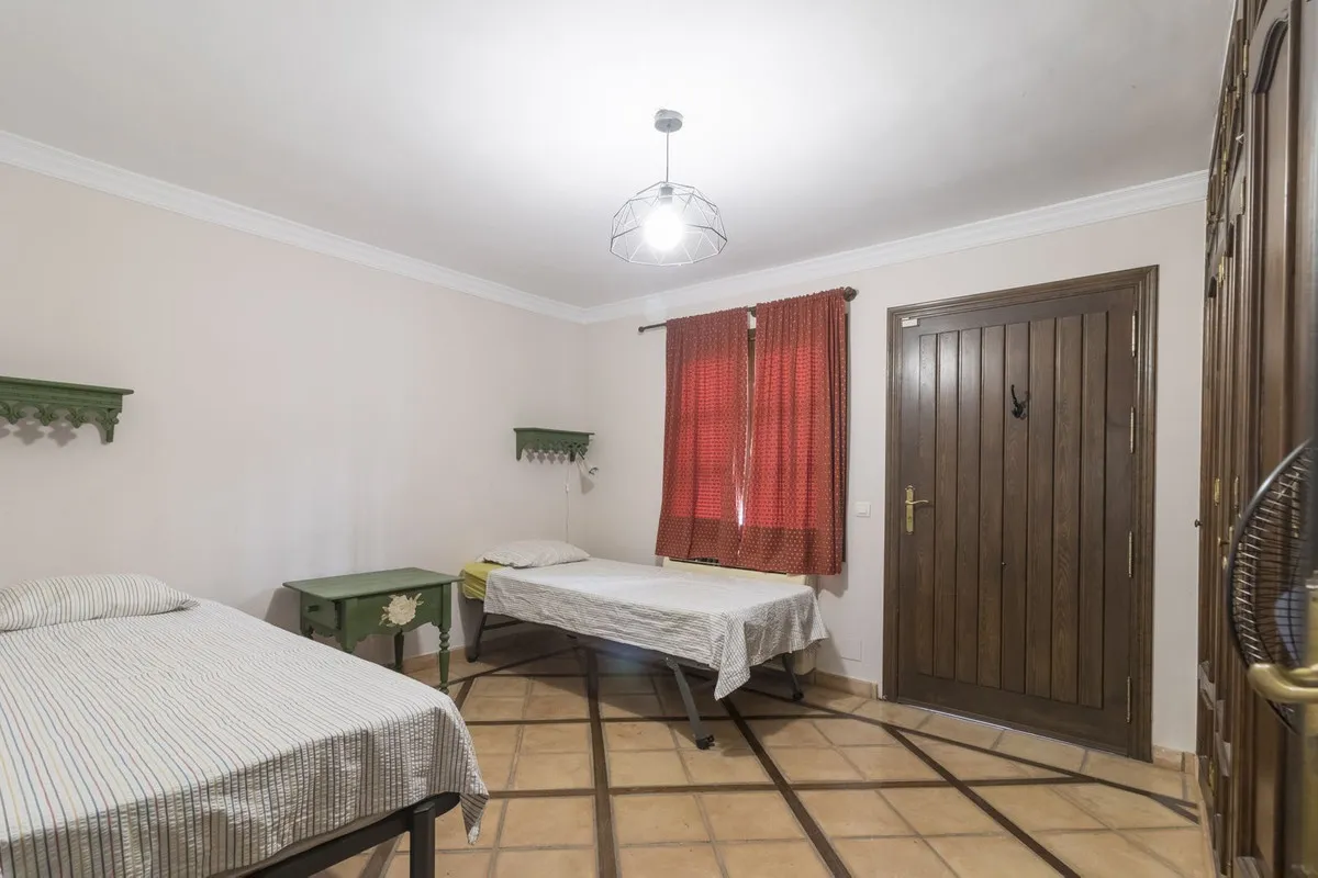 c14b3a83-ddd7-4806-b7f3-4fa9758c6e92