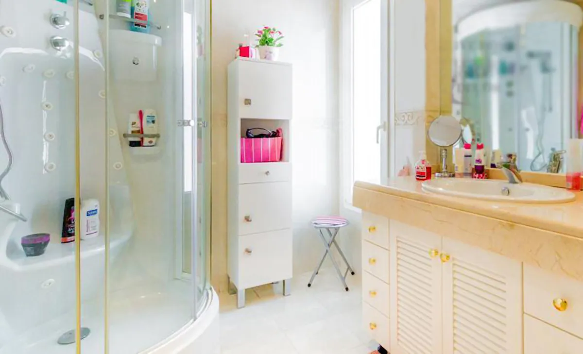 1b1db678-296a-4933-ad66-f03fd1f60a90