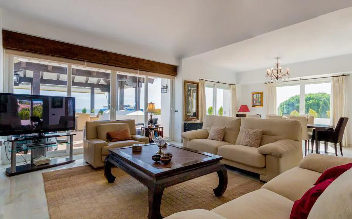 fe0e74e7-4b15-40df-a35a-621396034d78