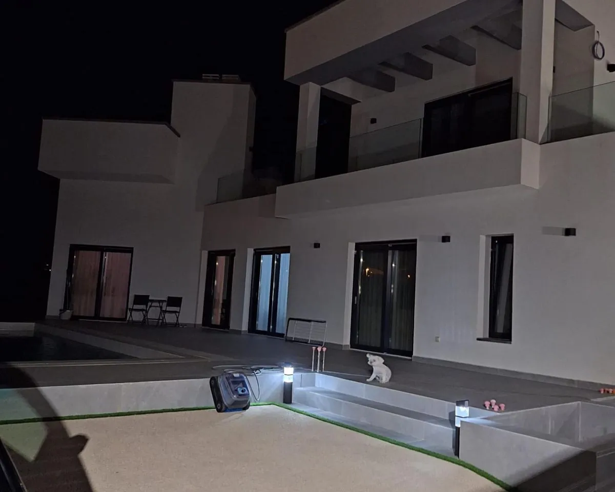 cefc1383-a4f5-4e2e-bd65-ab89dce7102d