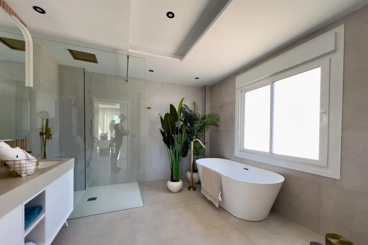 1412c383-3a45-42bd-99ba-68f40525f904