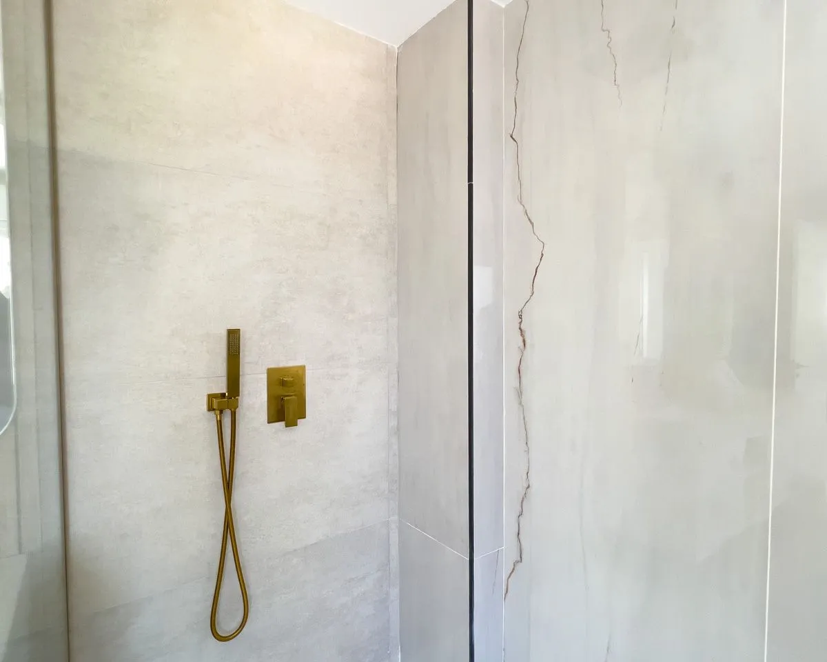 43202696-dde4-4605-8d5d-3624a7a5790a