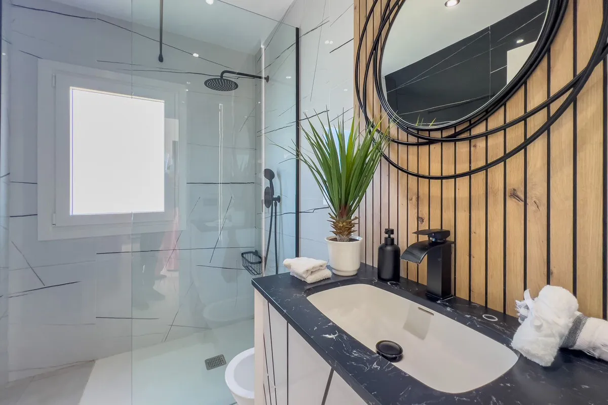 877ae3ba-64e1-4170-870f-6de8d280d4c7