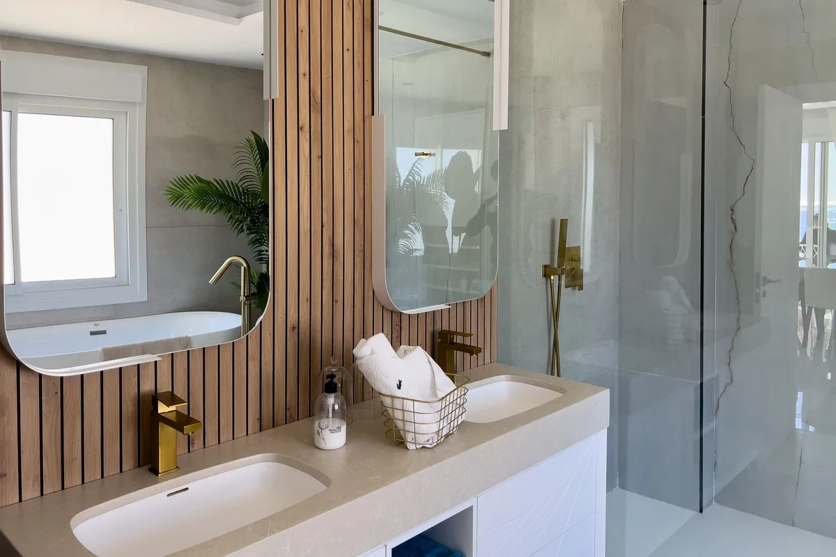 a0306d1a-e3fd-4b4c-86e0-a18530df2160