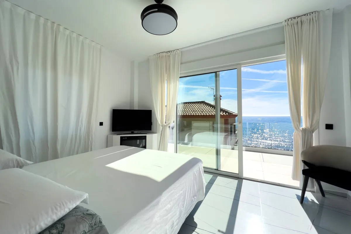 cb86811d-7ff6-442d-857b-c96eb9c0f5f7