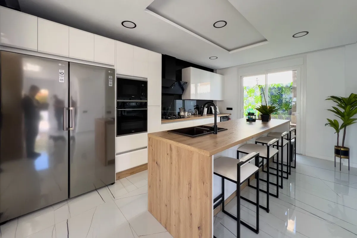 e4bd69ff-9703-49be-86c6-55cd78f21138