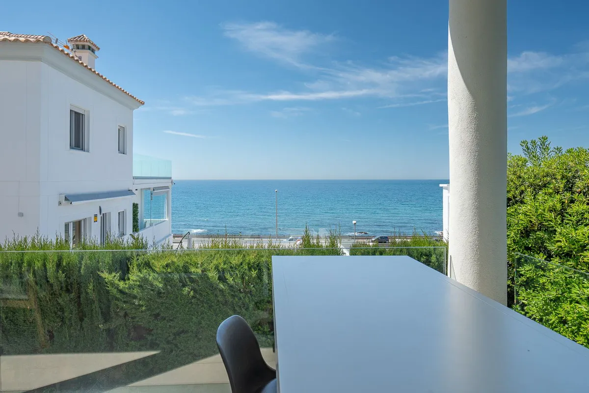 e896d67c-7588-4186-9f9c-f27609a3118d