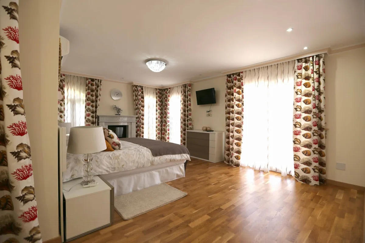 5256253a-19a3-4475-beeb-8932f6660f6a