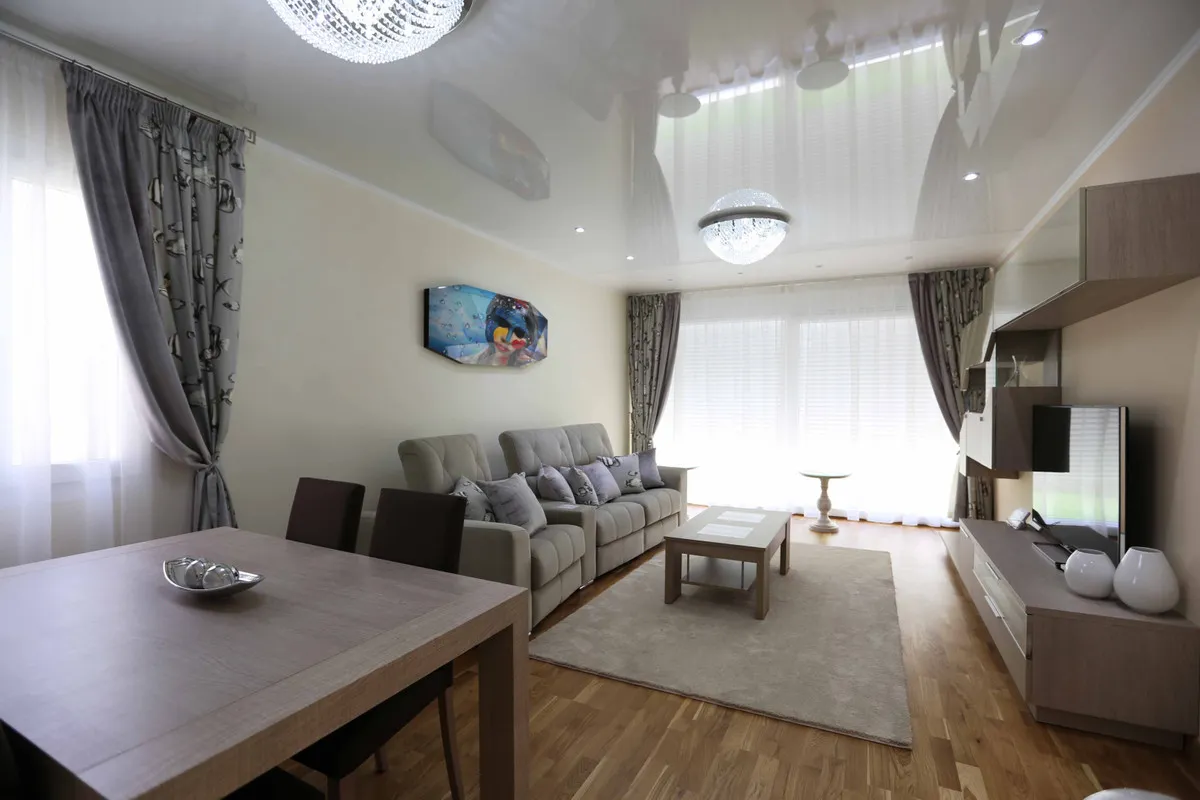 d5ca005e-939d-42b5-97d5-00f386f10bbc