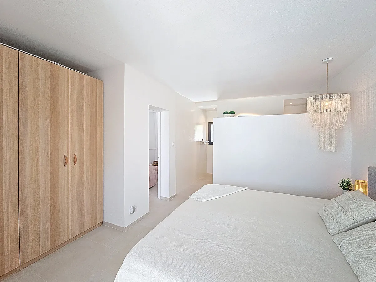 4c9e55c9-64d3-4342-94ff-681894bce962