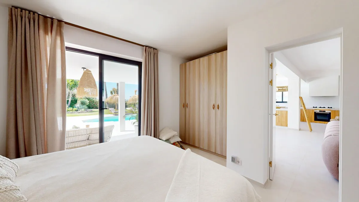 f13e2897-79d8-4c16-b8bc-b45feb2814b7