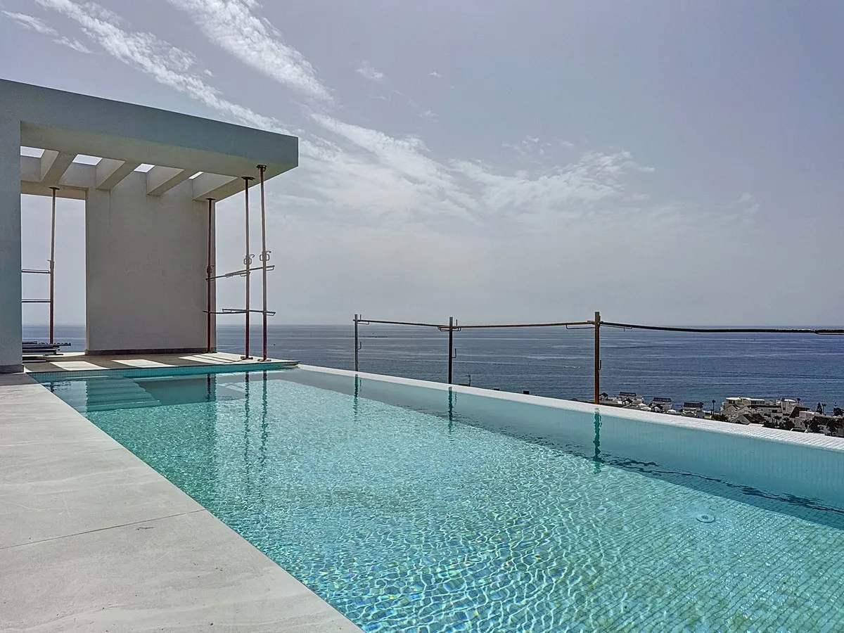 cc69fb8b-67ac-4f60-a6b7-1c36145bd259