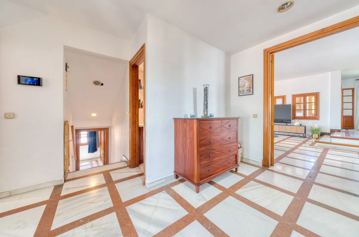 684ea47c-189a-4b03-80c8-1563cd233224