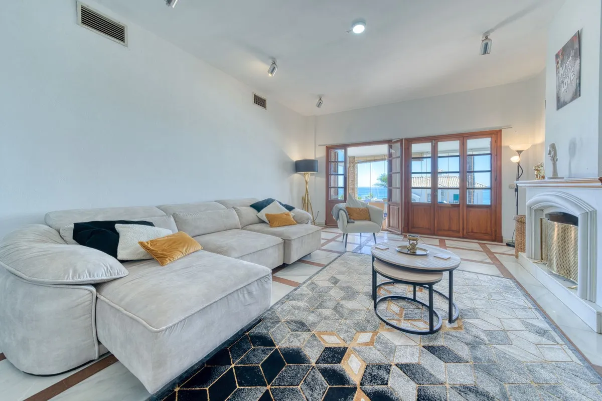 9b2401bd-621e-4561-be3f-5a5b6e116f2b