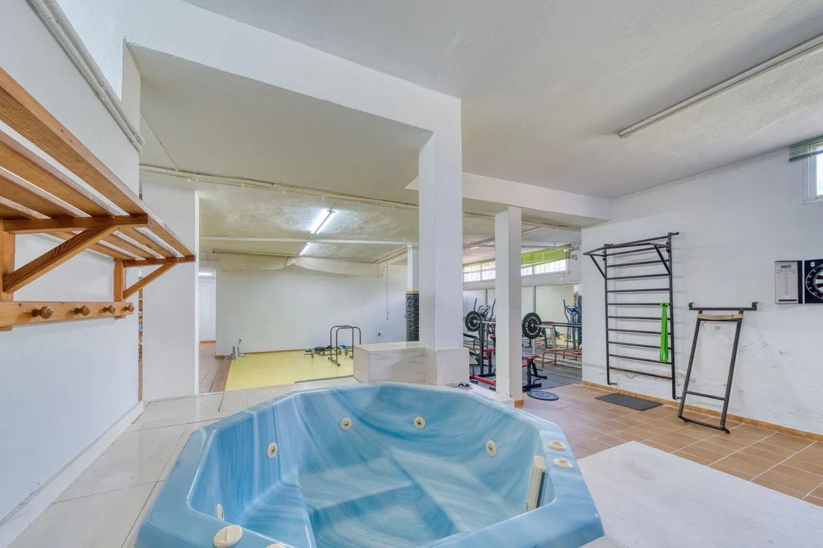 fe8367ff-e6e1-4fc3-950e-cb5bb81cdedf