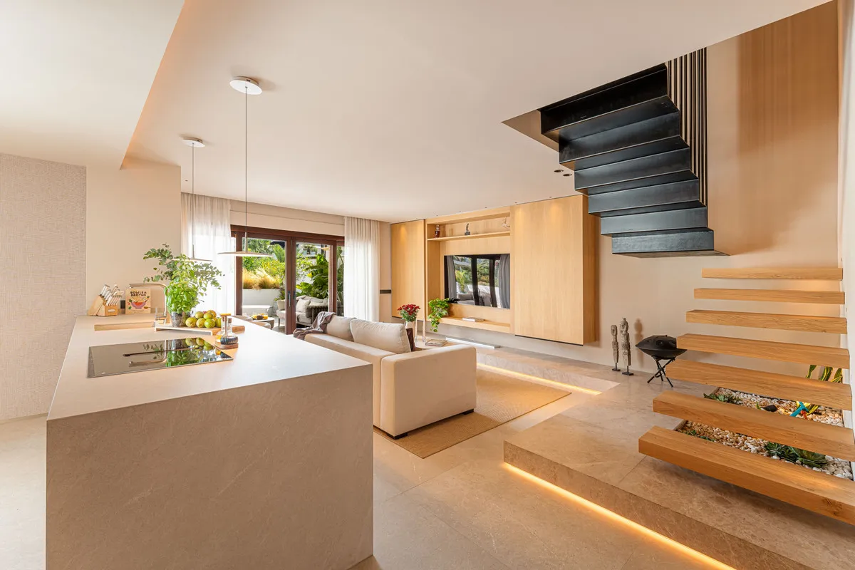 06e6b712-0f83-4de2-aa08-e4692ae181ec