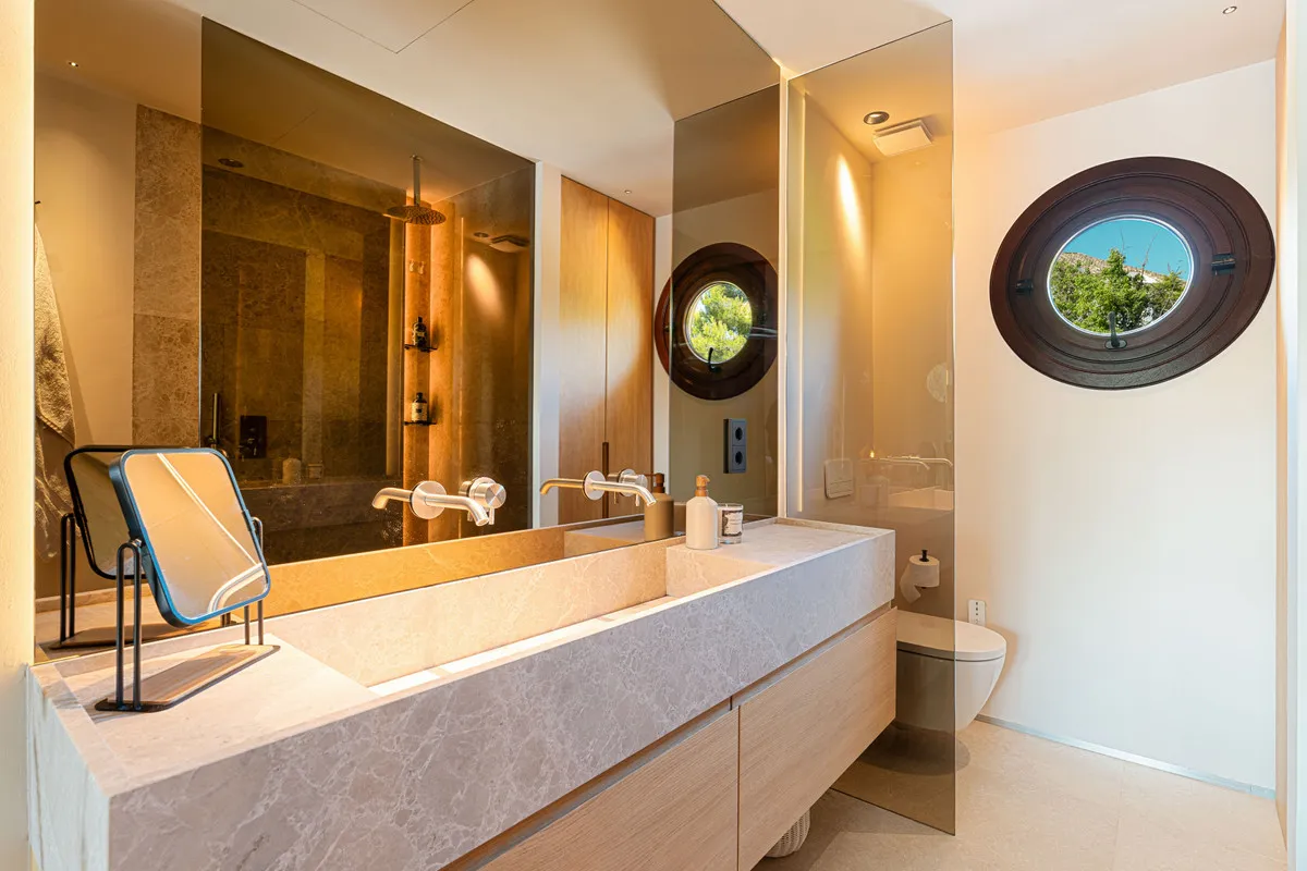 31d3faa7-f21b-4c31-a19e-0ba511df5048