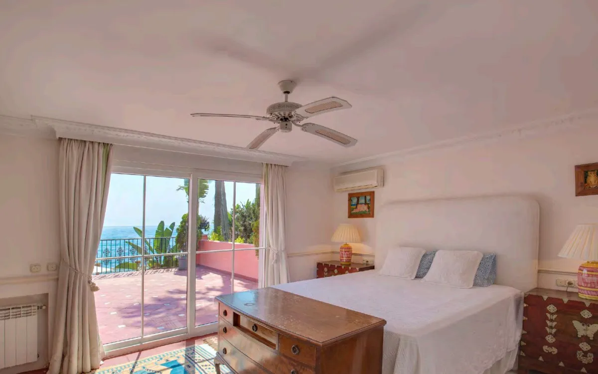 6d0c8011-c544-4734-91ed-7491fcfb4c15